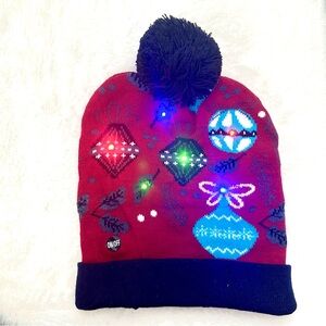 New LED Lighted Christmas Beanie Hat With Pom Pom And 3 Flashing Modes - Unisex